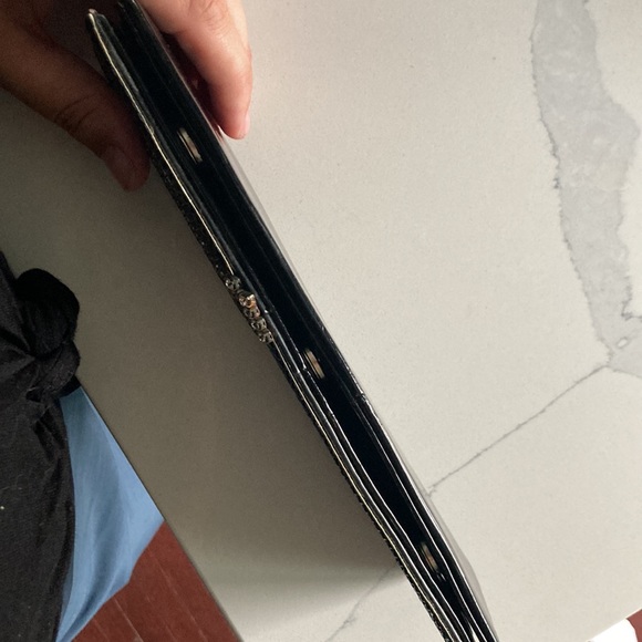 Clutch - Picture 2 of 3